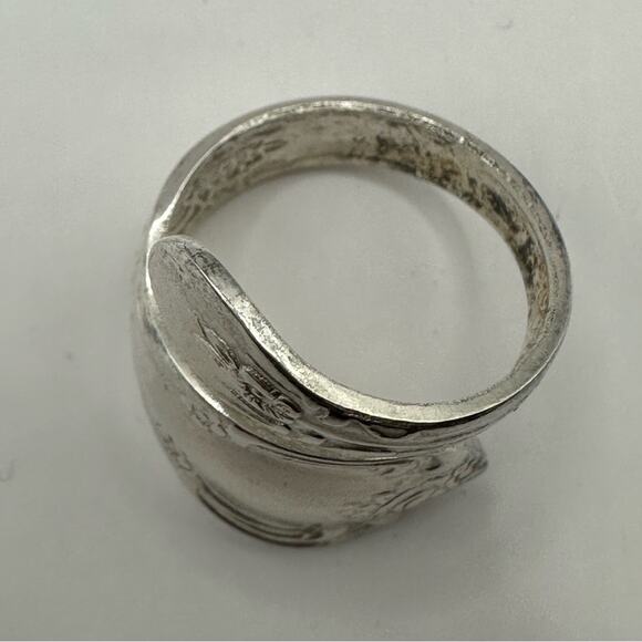 Vintage Oneida Korea Silver Plate Spoon Bypass Ring Retro Size 5.75 Adjustable - Picture 9 of 9
